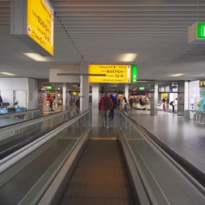 Moving Walkways for Airports and Shopping Malls – High-Capacity & Smooth Transport Solution